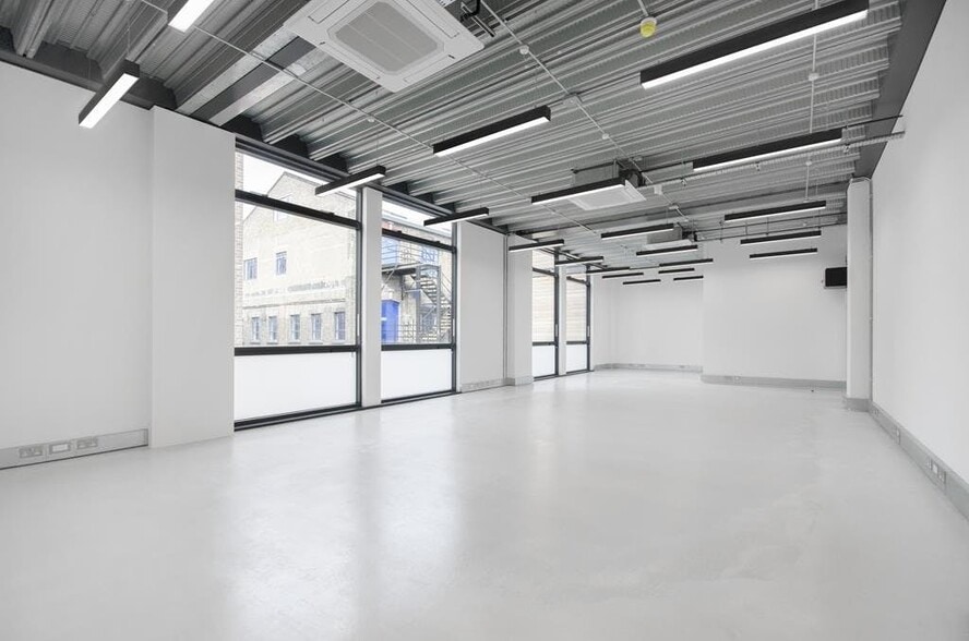 Barley Mow Passage, London for lease - Building Photo - Image 1 of 12