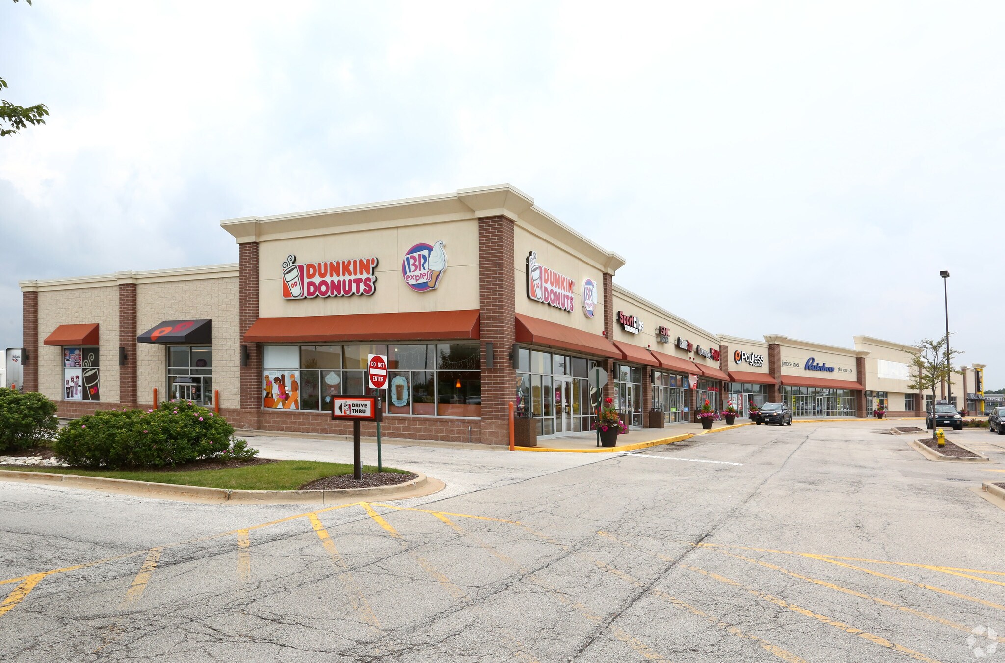 3925-3961 Fountain Square Pl, Waukegan, IL for lease Primary Photo- Image 1 of 18