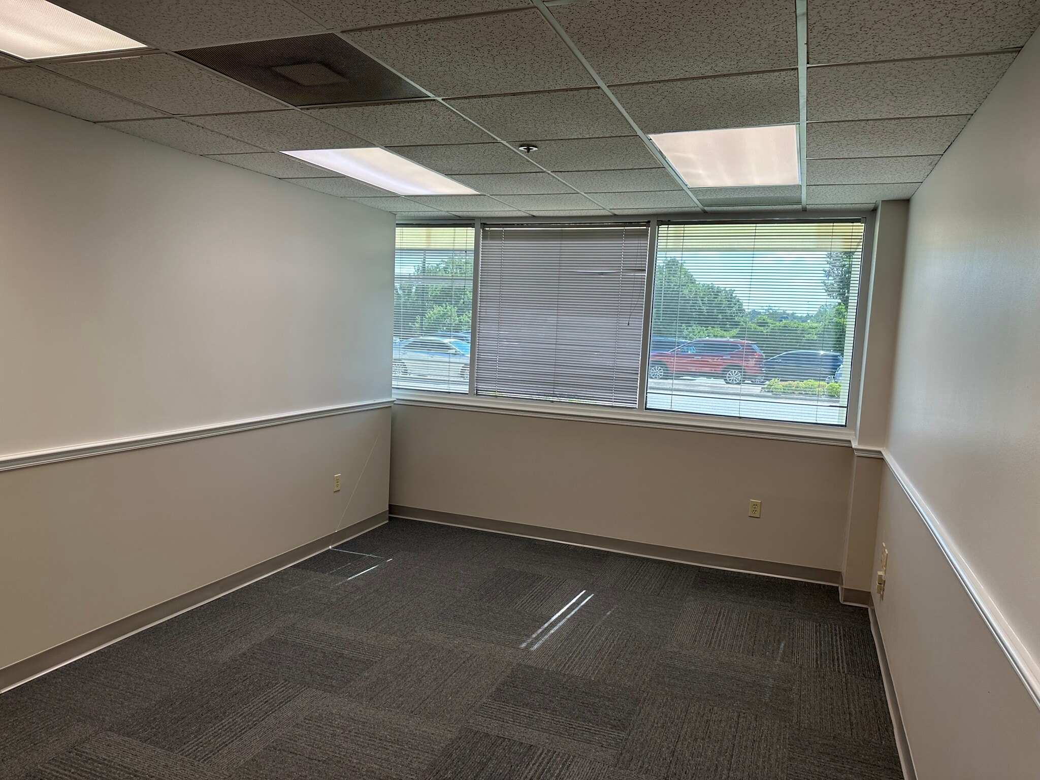 498 Palm Springs Dr, Altamonte Springs, FL for lease Interior Photo- Image 1 of 3