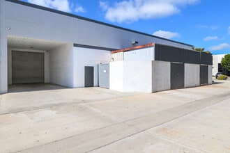 4117-4127 Calle Tesoro, Camarillo, CA à louer Photo intérieure- Image 2 de 4