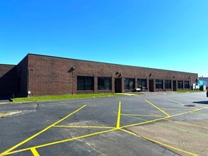 7691-7695 Poe Ave, Dayton, OH for lease Building Photo- Image 1 of 7