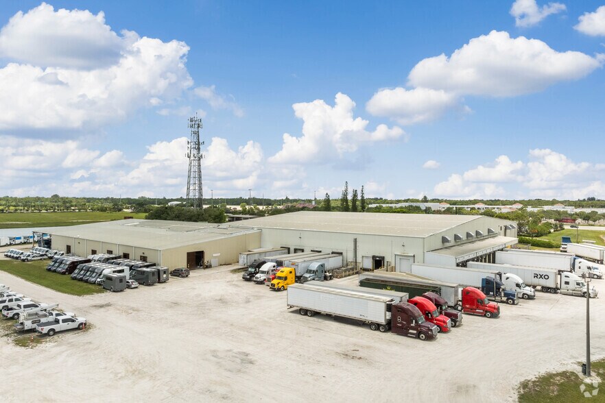 4003 Seminole Pratt Whitney Rd, City Of Westlake, FL à louer - Photo du bâtiment - Image 1 de 20