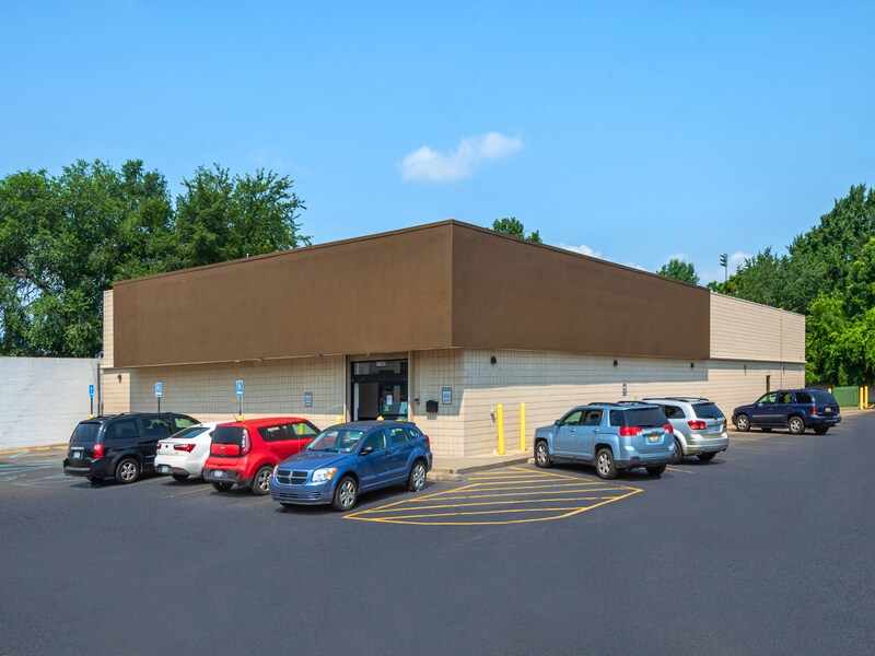 17455 E Warren Ave, Detroit, MI for lease Primary Photo- Image 1 of 3