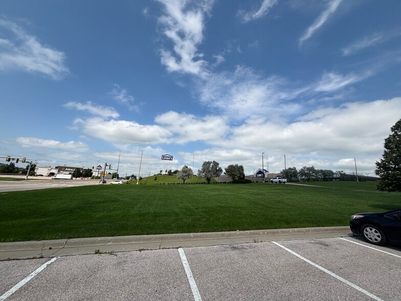 2440 Haines ave, Rapid City, SD for sale - Primary Photo - Image 1 of 1