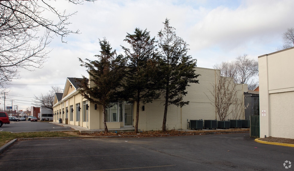805 N Loudoun St, Winchester, VA for lease - Building Photo - Image 3 of 23