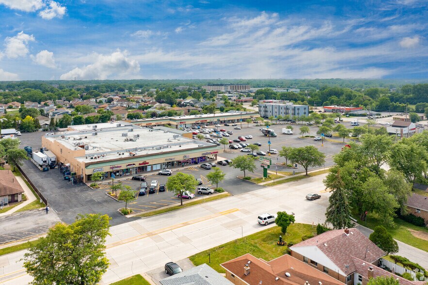 17501-17559 S Kedzie Ave, Hazel Crest, IL à louer - Photo du bâtiment - Image 2 de 41