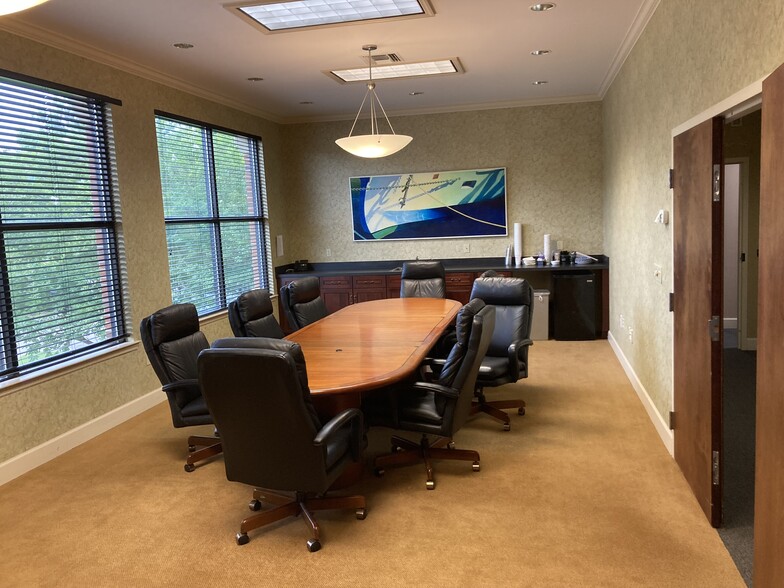 1500 Mahan Dr, Tallahassee, FL for lease - Interior Photo - Image 3 of 16