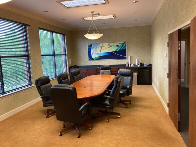 1500 Mahan Dr, Tallahassee, FL à louer - Photo intérieure - Image 3 de 16