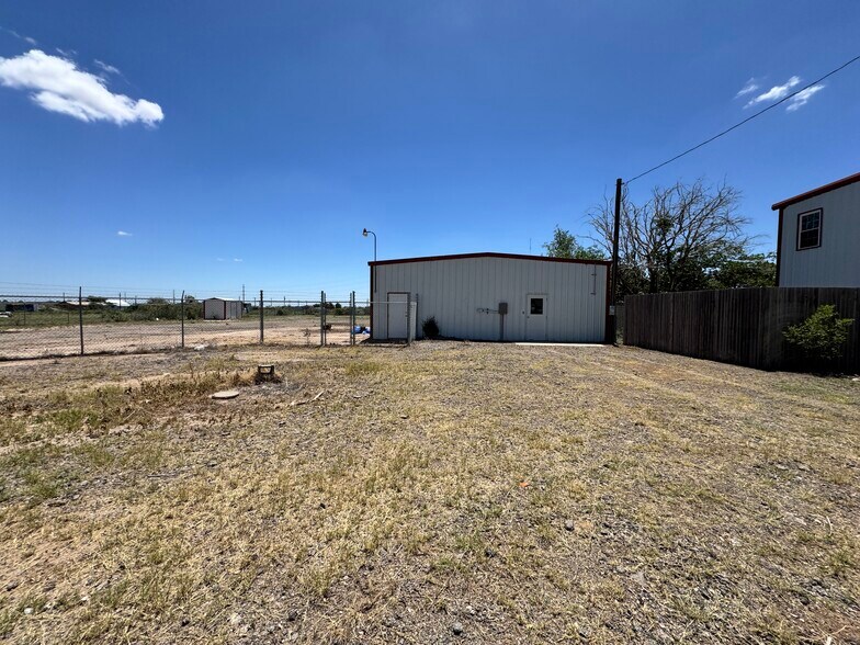 5504 E County Road 128, Midland, TX à louer - Photo du bâtiment - Image 2 de 23