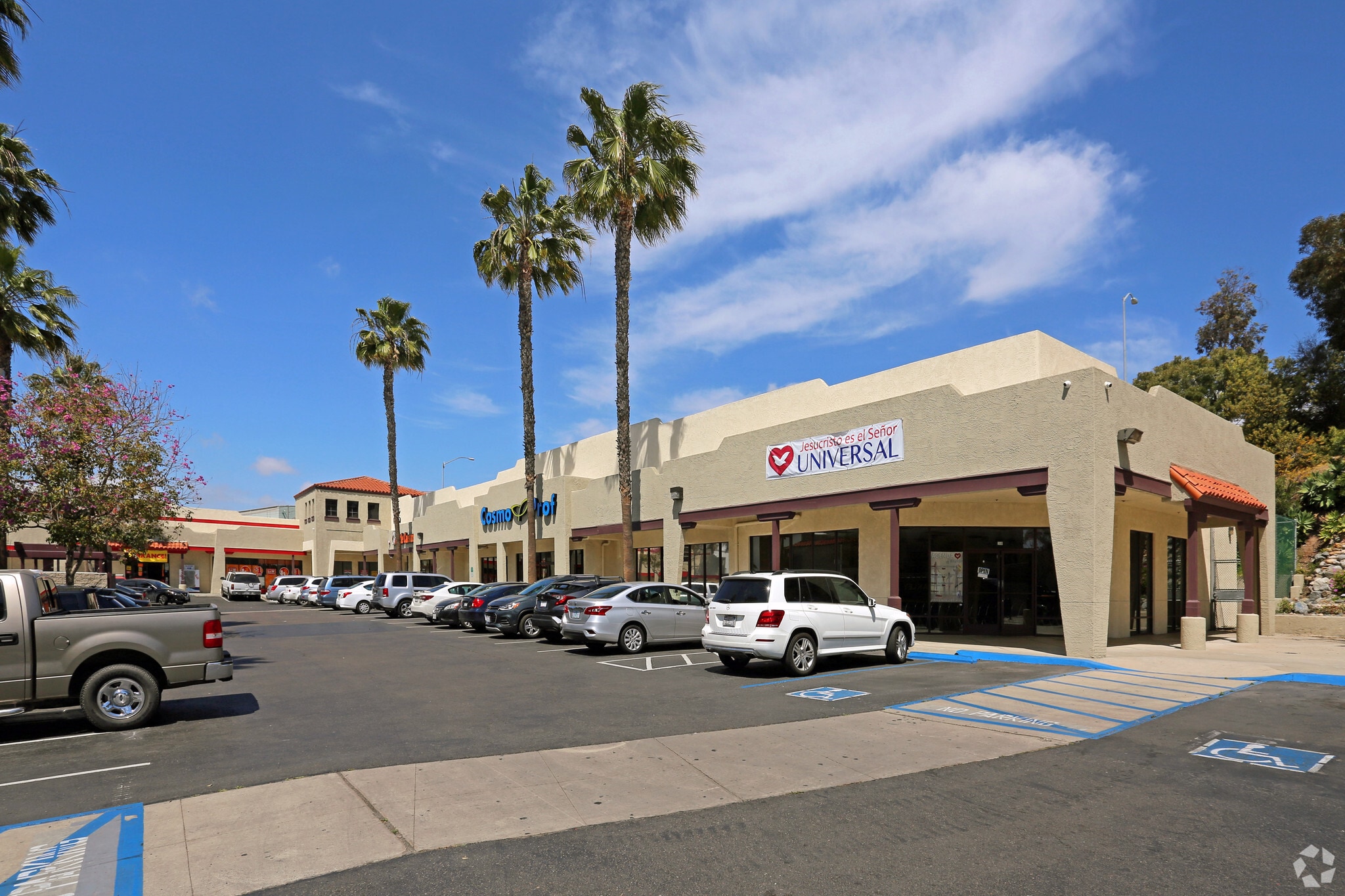 601-631 E San Ysidro Blvd, San Ysidro, CA à louer Photo du bâtiment- Image 1 de 8
