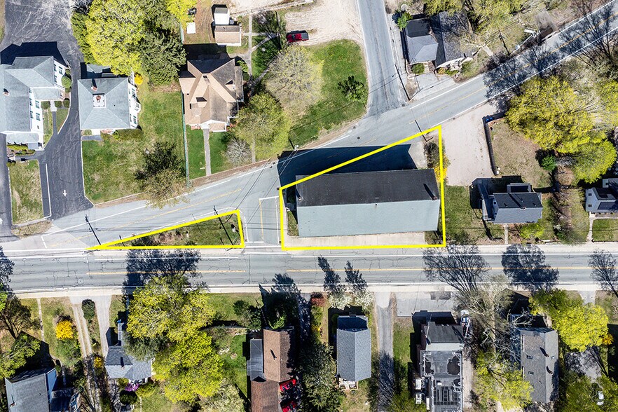 1081 Main St, Hopkinton, RI à vendre - Photo du bâtiment - Image 2 de 32