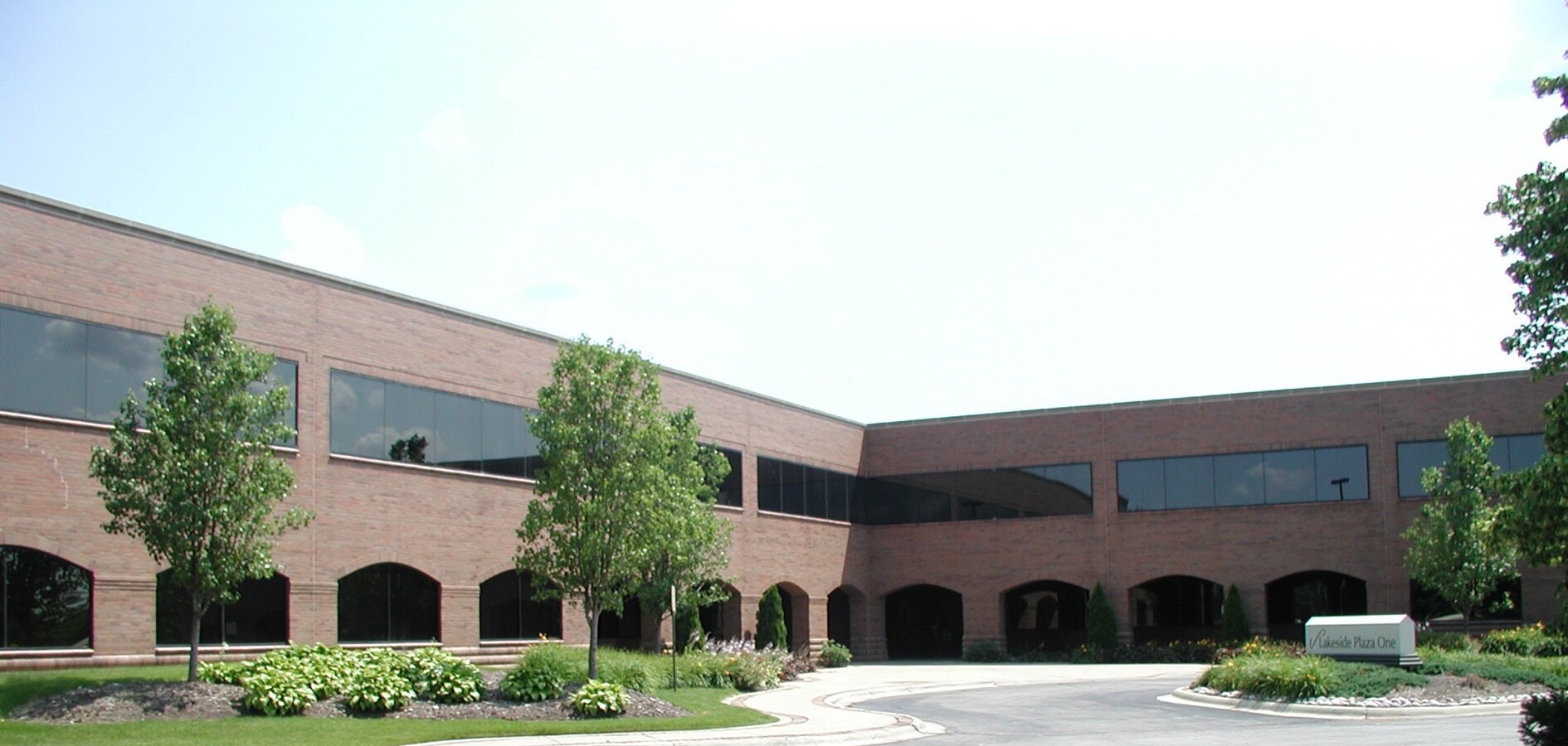 495 N Commons Dr, Aurora, IL à vendre Photo principale- Image 1 de 1