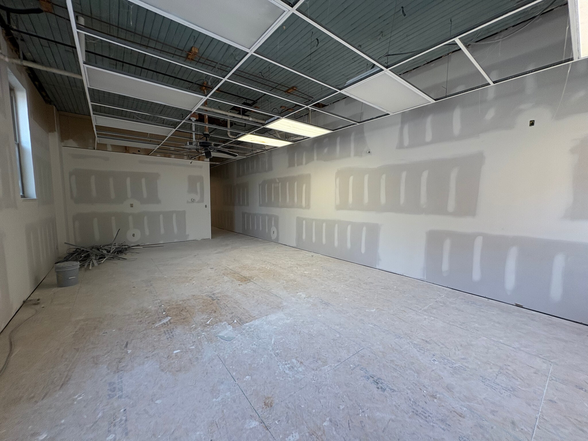 1641 E Michigan St, Indianapolis, IN for lease Interior Photo- Image 1 of 2