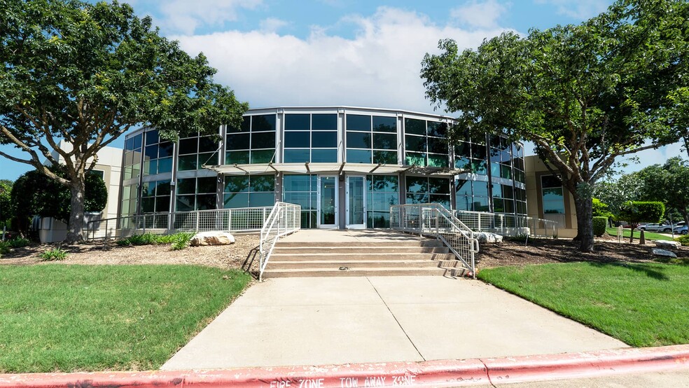 12708 Riata Vista Cir, Austin, TX for lease - Building Photo - Image 1 of 33