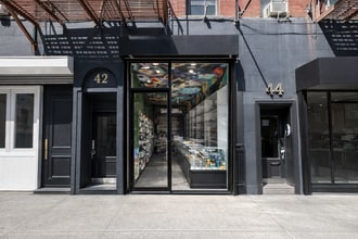 42 Avenue B, New York, NY à louer Photo du bâtiment- Image 2 de 6