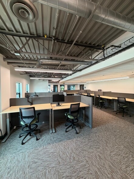 209 W 6th St, Royal Oak, MI for lease - Building Photo - Image 2 of 9