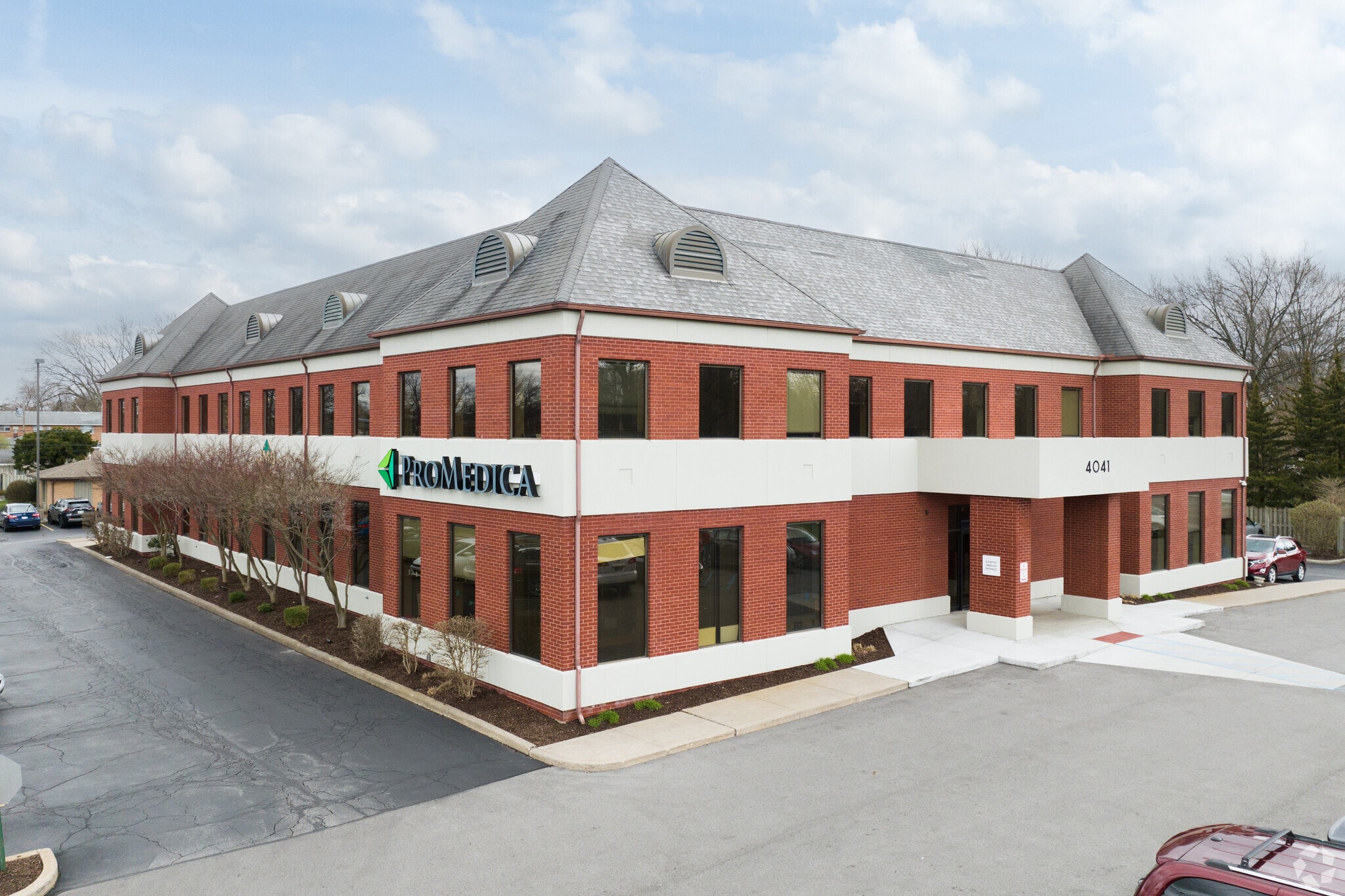 4041 W Sylvania Ave, Toledo, OH for lease Primary Photo- Image 1 of 6