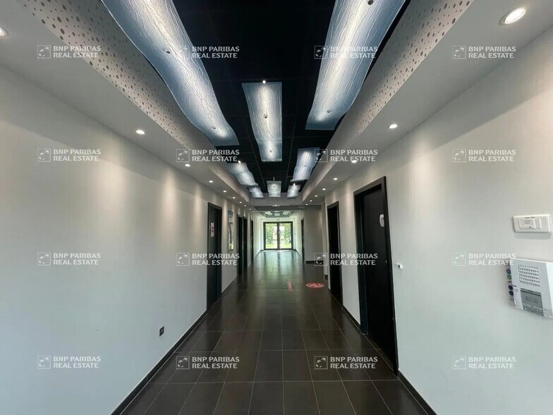 Office in Schiltigheim for lease - Building Photo - Image 3 of 26