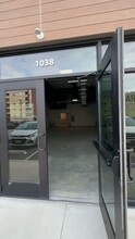 1050 University Ave, Morgantown, WV à louer - Vidéo sur l’inscription commerciale 