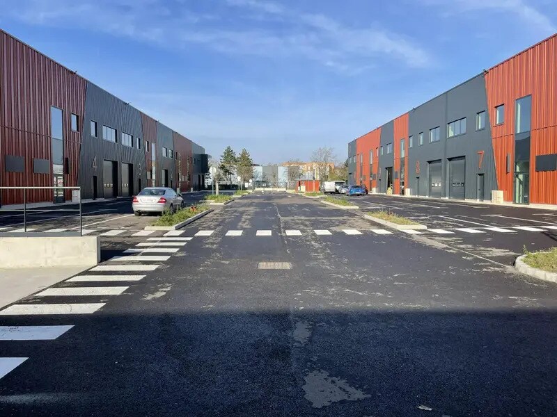 Flex dans SAINT-OUEN-L'AUMONE à louer Photo du bâtiment- Image 1 de 10