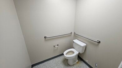 2240 5th Ave, Huntington, WV for lease Interior Photo- Image 2 of 15