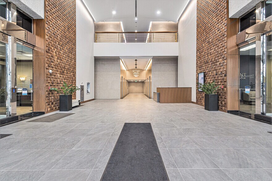 2001 Park Pl, Birmingham, AL à louer - Photo du bâtiment - Image 3 de 39