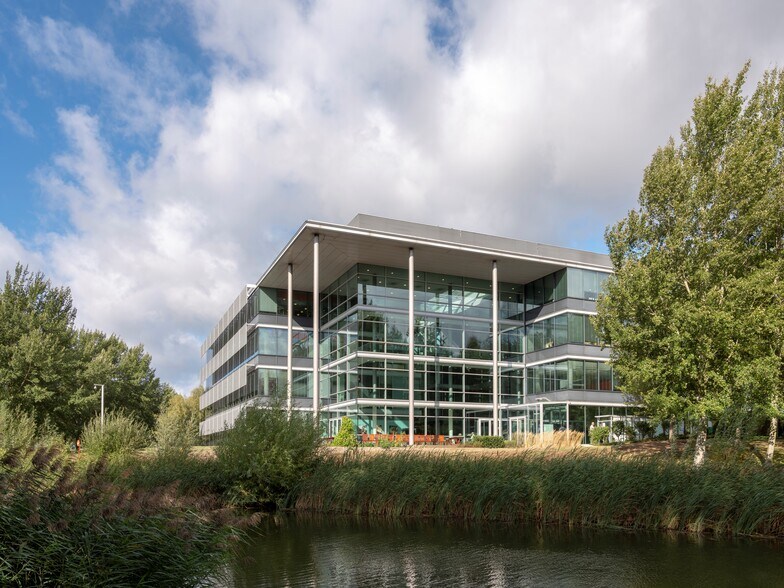 100 Longwater Ave, Reading à louer - Photo du bâtiment - Image 3 de 17