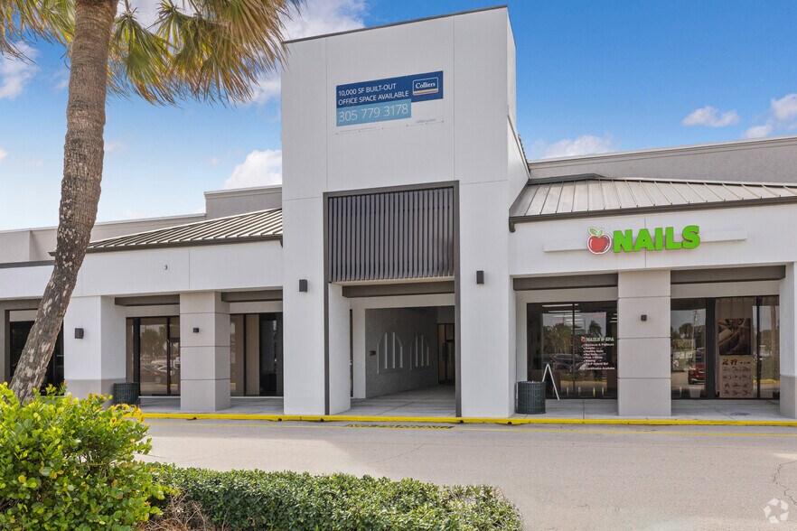 2300-2398 SE Ocean Blvd, Stuart, FL à louer - Photo du bâtiment - Image 3 de 13