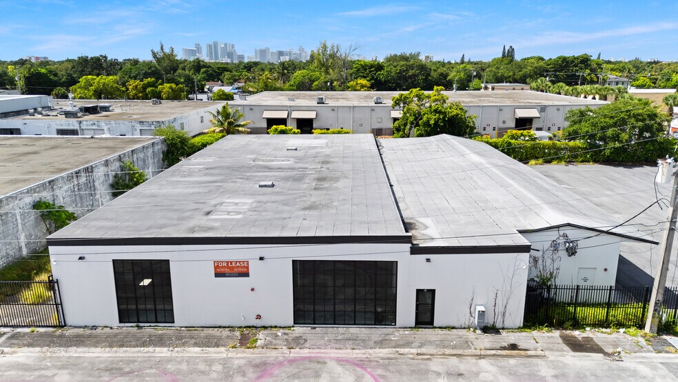 80 NW 72nd St, Miami, FL à louer - Photo du bâtiment - Image 2 de 19