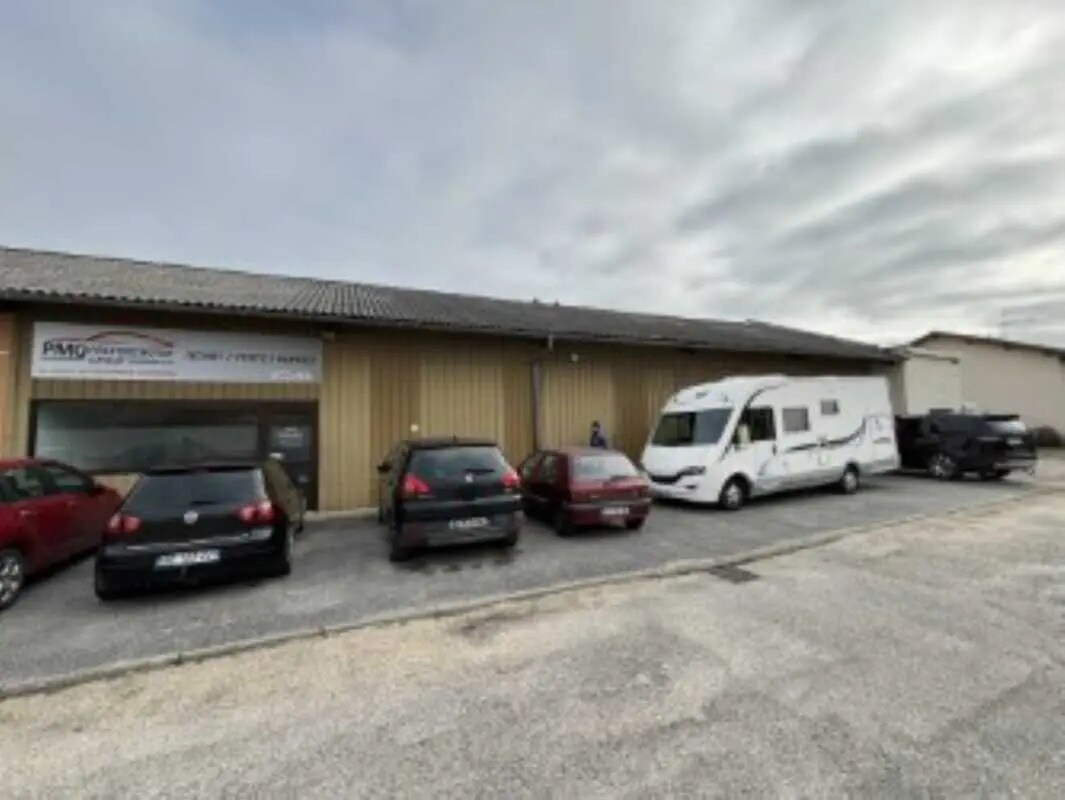 Flex in Bourg-en-Bresse for lease Building Photo- Image 1 of 5