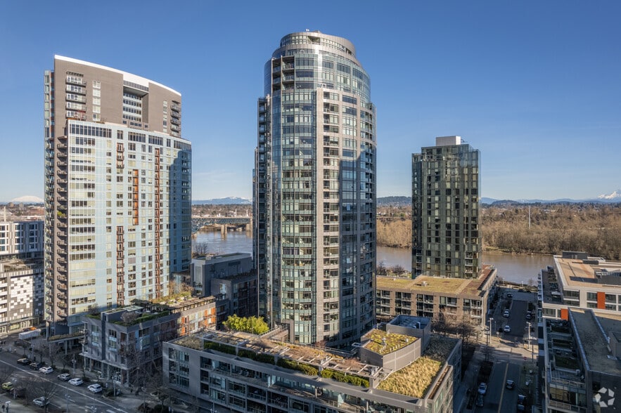 3601 S RIVER Pky, Portland, OR à vendre - Photo du bâtiment - Image 2 de 5