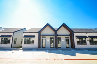 1325 Main St, Katy, TX for lease Interior Photo- Image 1 of 27