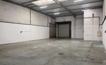 Industrial in Bondy for lease Interior Photo- Image 2 of 4