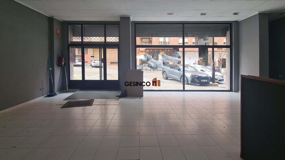 Commerce de détail dans Ontinyent, Valencia à vendre - Photo du bâtiment - Image 2 de 10