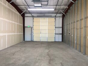 2921 Friendly Pl, Bullhead City, AZ for lease Interior Photo- Image 2 of 9