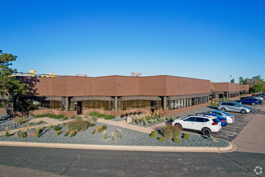 1021-1049 10th Ave, Minneapolis, MN for lease - Building Photo - Image 2 of 5