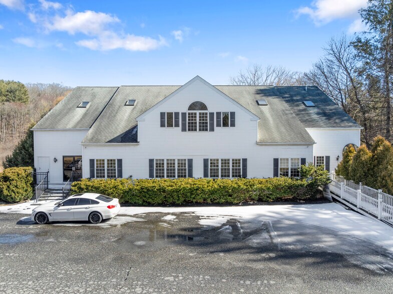 128 Litchfield Rd, New Milford, CT à vendre - Photo du bâtiment - Image 2 de 65