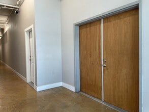 3363 E Commerce St, San Antonio, TX for lease Interior Photo- Image 1 of 29