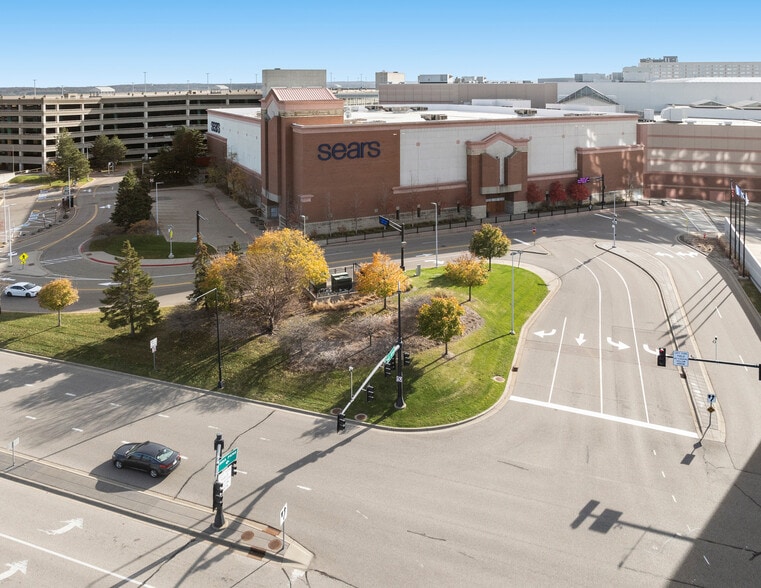 2000 N E Ct, Bloomington, MN for lease - Building Photo - Image 2 of 8