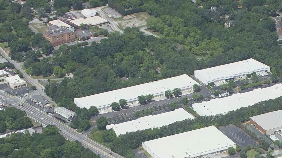 5405 Buford Hwy, Norcross, GA à louer - Vidéo aérienne - Image 2 de 7