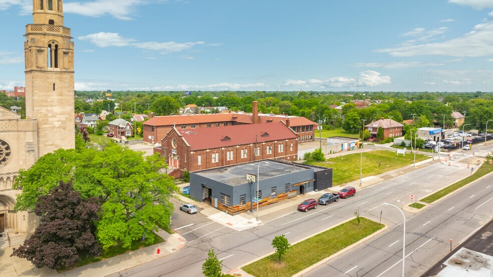11505 Livernois Ave, Detroit, MI à vendre - Photo du bâtiment - Image 2 de 19