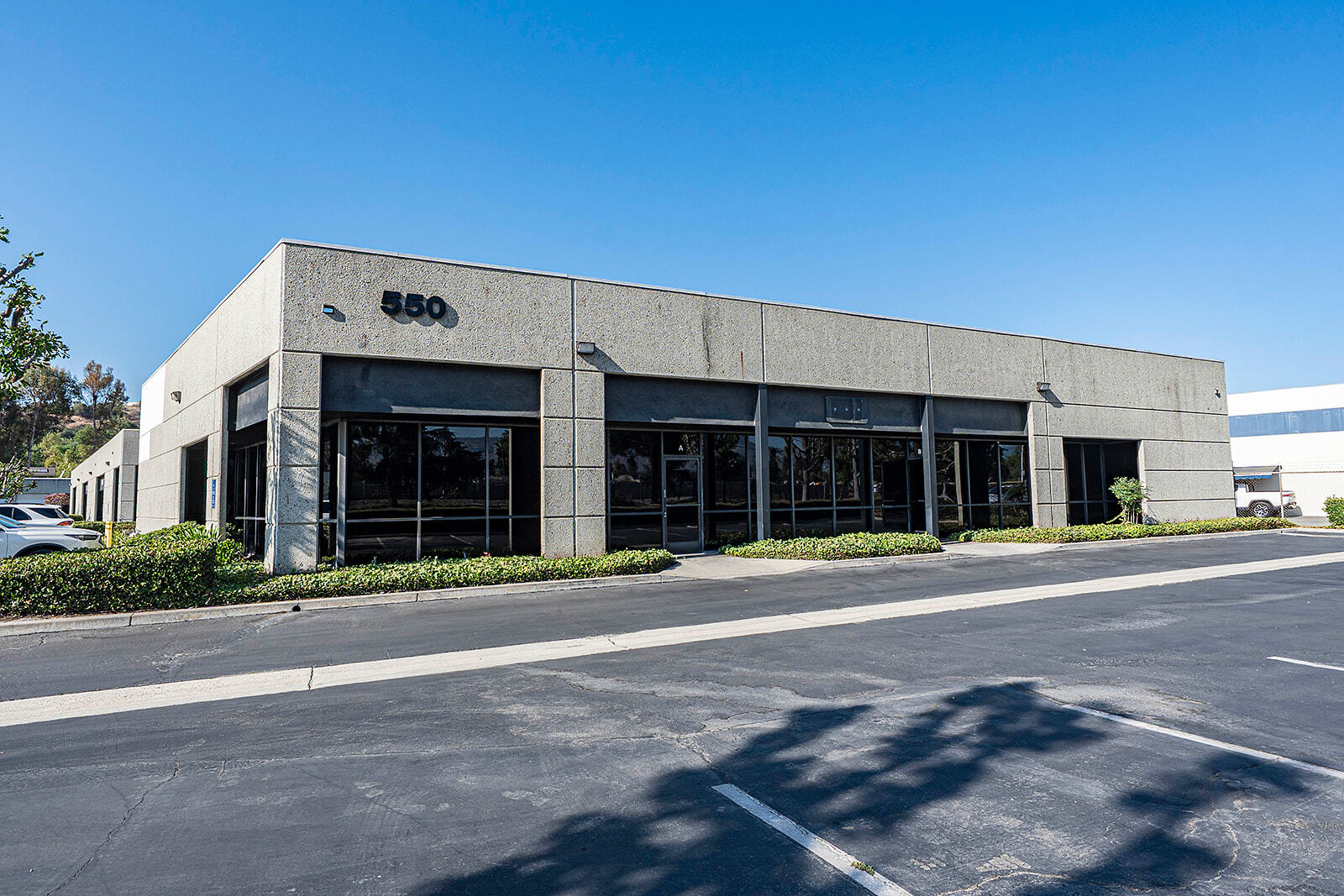 550-590 E Arrow Hwy, San Dimas, CA à louer Photo du bâtiment- Image 1 de 37