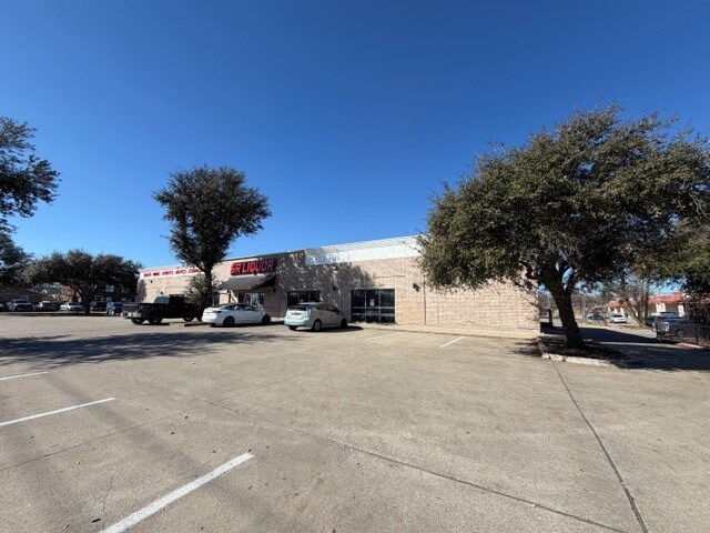 617 N Mcdonald St, McKinney, TX à louer - Photo du bâtiment - Image 2 de 19