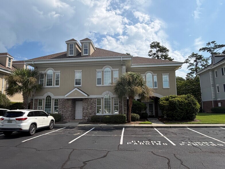 4728 Jenn Dr, Myrtle Beach, SC à louer - Photo du bâtiment - Image 1 de 15