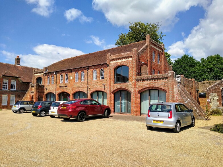 Off Cams Hl, Fareham for lease - Building Photo - Image 1 of 57