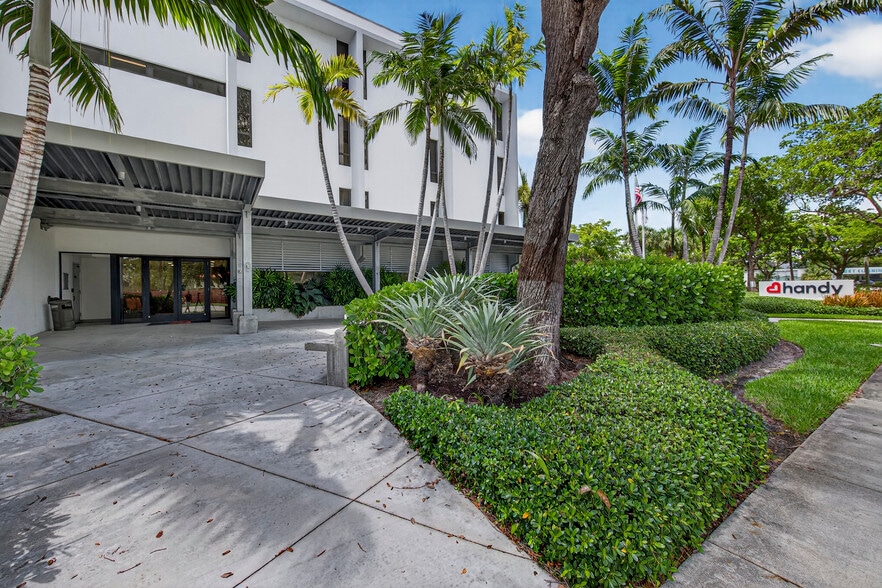 2101 N Andrews Ave, Fort Lauderdale, FL à louer - Photo du bâtiment - Image 2 de 42