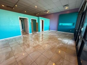 5301 N Towne Centre Dr, Ozark, MO for lease Interior Photo- Image 2 of 4