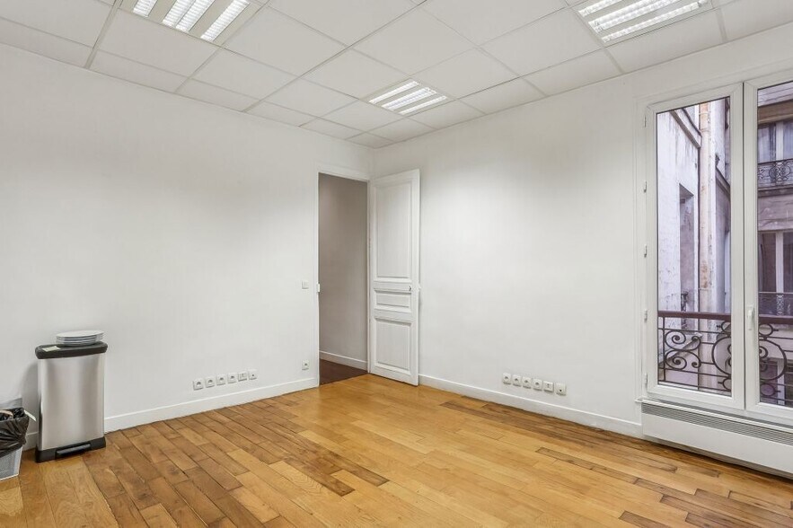 40 Rue De Chabrol, Paris à louer - Photo du bâtiment - Image 3 de 9