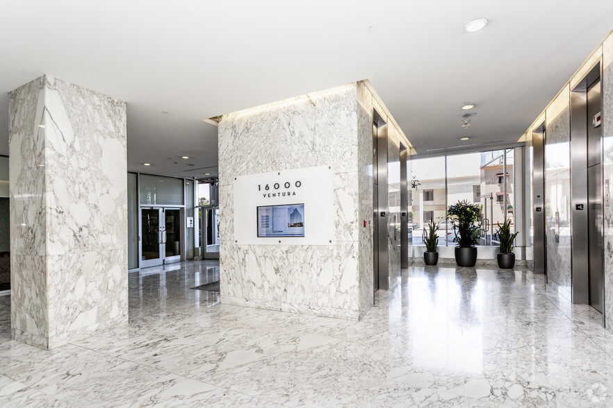 16000 Ventura Blvd, Encino, CA for lease - Lobby - Image 1 of 7