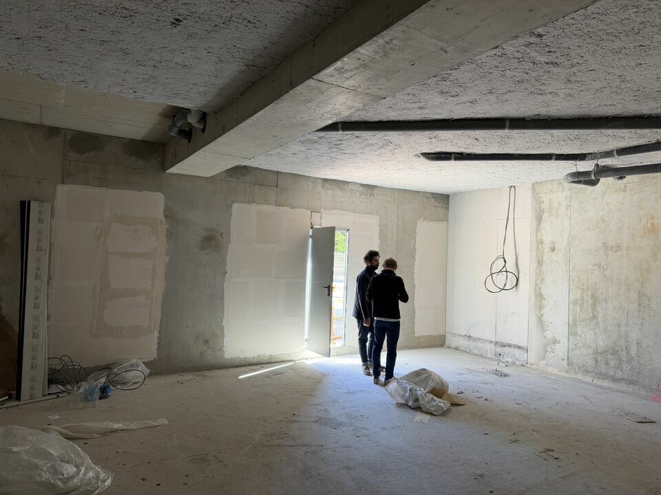 Retail in Noisy-le-Grand for lease Interior Photo- Image 1 of 8